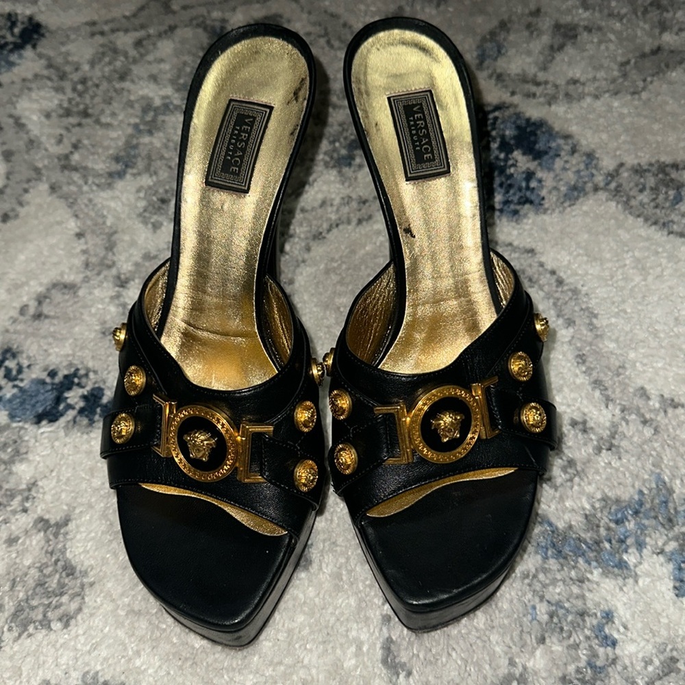 GIANNI VERSACE TRIBUTE MEDUSA BLACK LEATHER SLIDES HEELS Size 10 - Picture 4 of 13